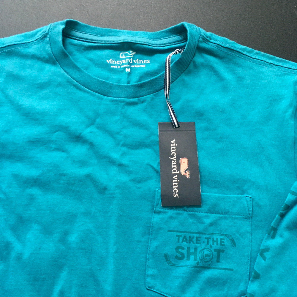 Men’s Vineyard Vines Long Sleeve Tshirt with Hockey Logo’s